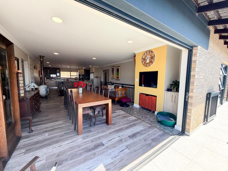 5 Bedroom Property for Sale in Reebok Western Cape